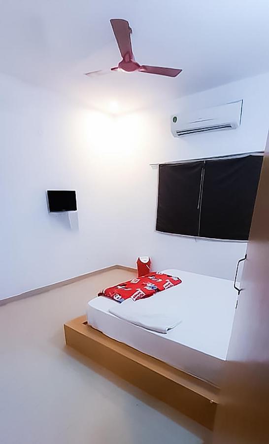 Roomshala 110 Hotel Mulaqaat - Shiv Nadar University Dadri المظهر الخارجي الصورة