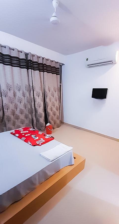 Roomshala 110 Hotel Mulaqaat - Shiv Nadar University Dadri المظهر الخارجي الصورة